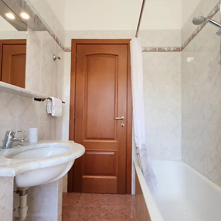 Nella Quiete Di Boissano, Con Vista E Posto Auto Privato Lejlighed